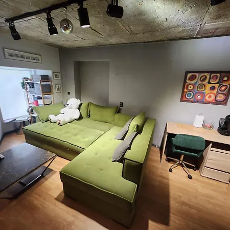 Apartment Funky And Modern Studio *